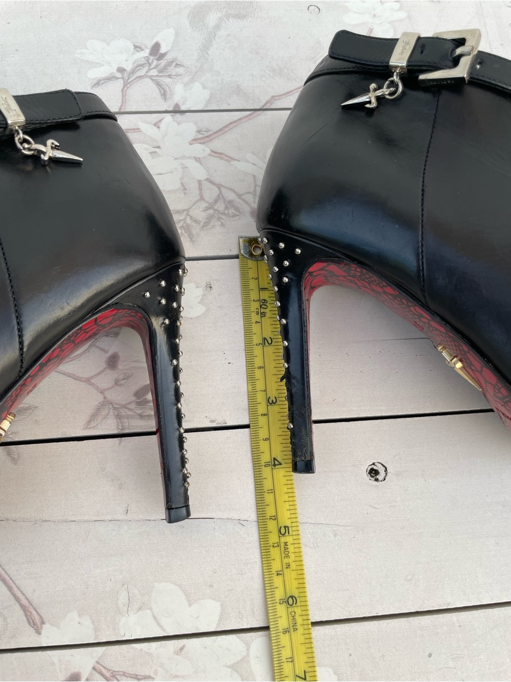 Cesare Paciotti Black Pointed Leather Ankle Booties with Red Lining - Picture 4 of 15